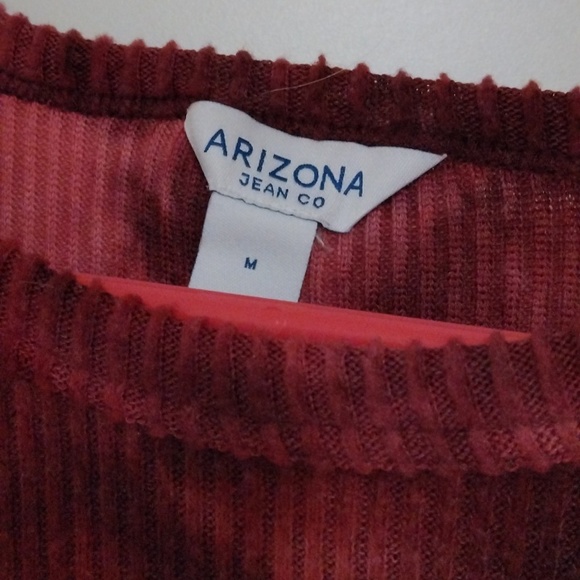 Top - Picture 2 of 4